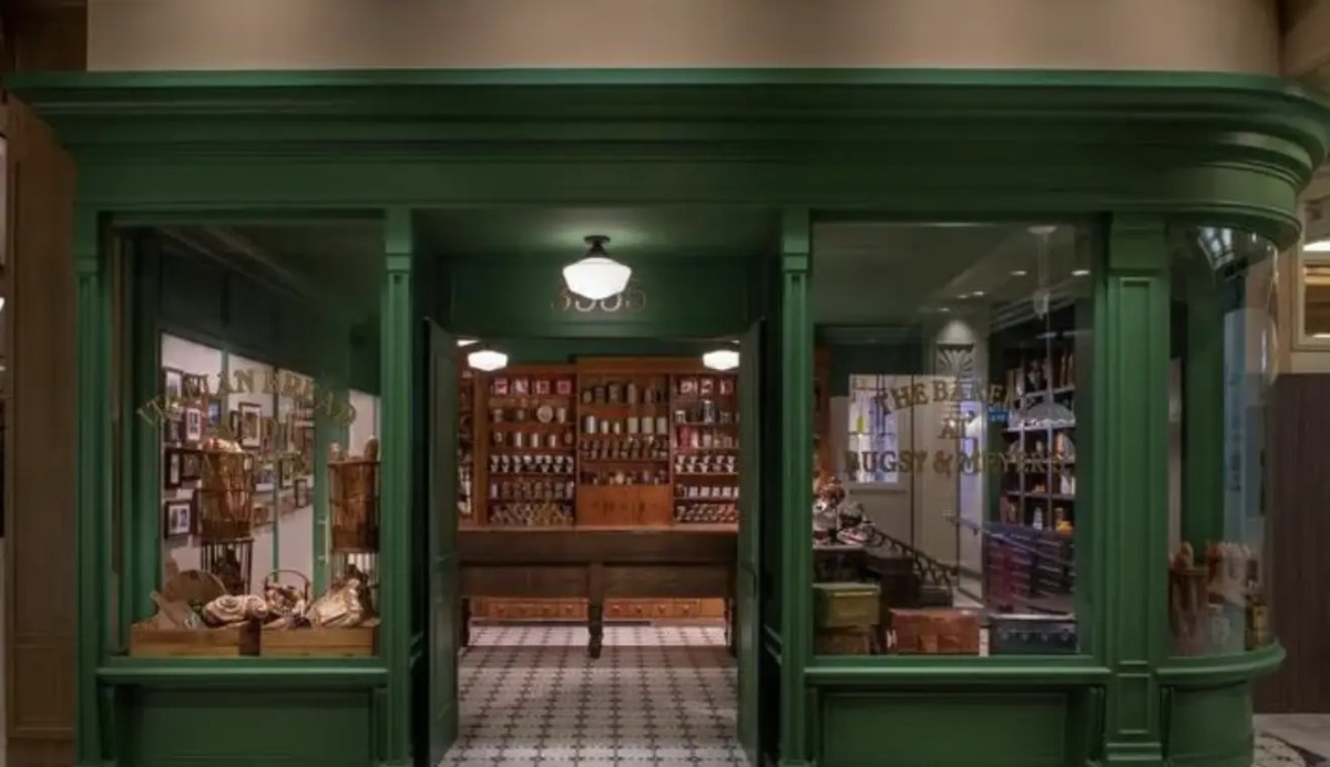 在赌场旁的咖啡店，目睹赌徒的焦虑与期待